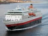 Die MS Finnmarken bei Sortland