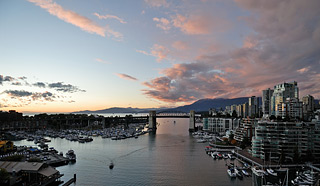 Blick zur Burrard Bridge nach Westen