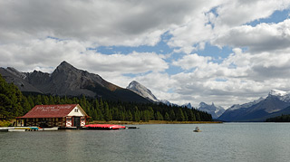 Der Maligne Lake mit dem Bootshaus